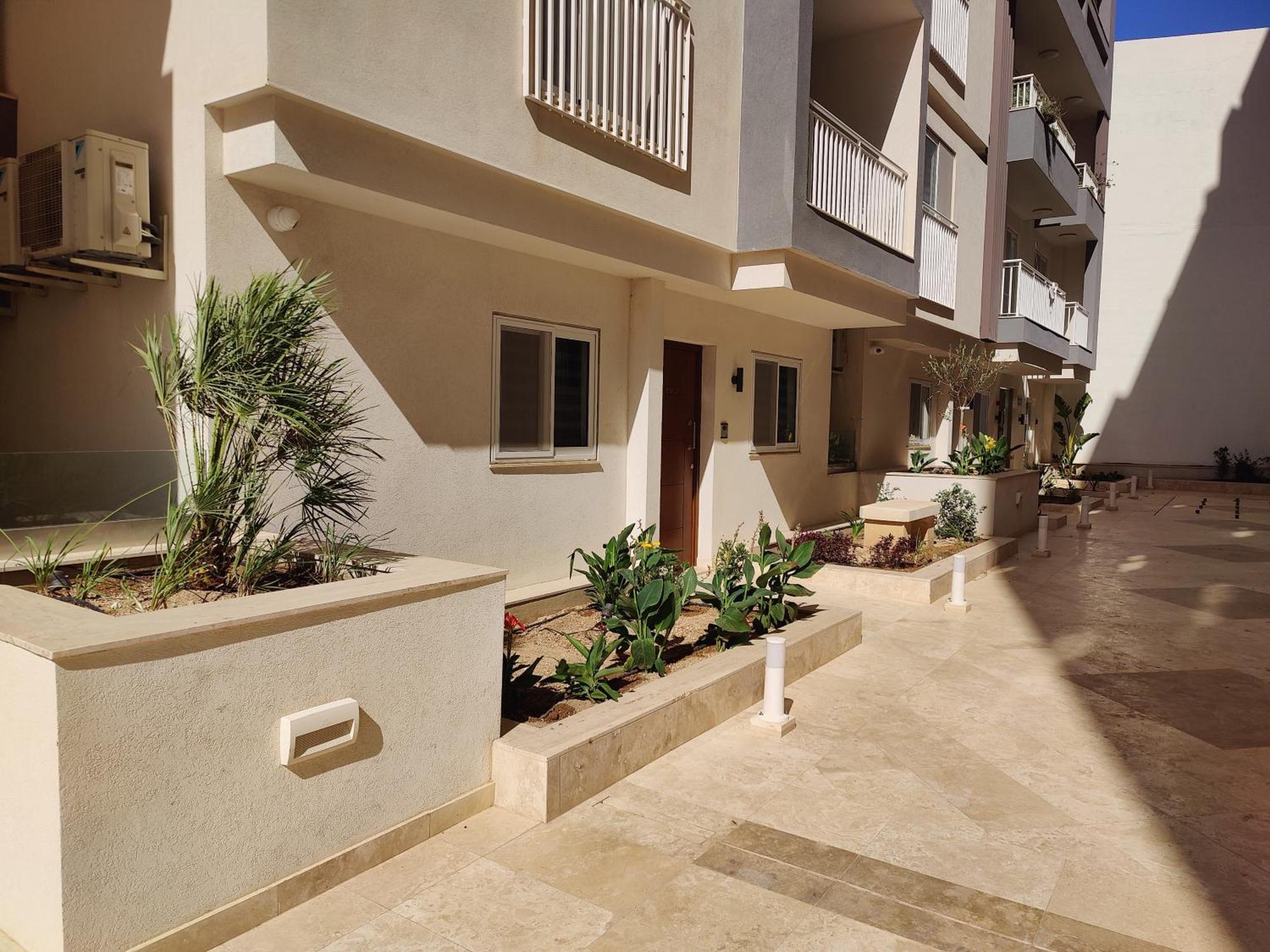 The Palm Court Apartment St. Paul's Bay Exterior photo