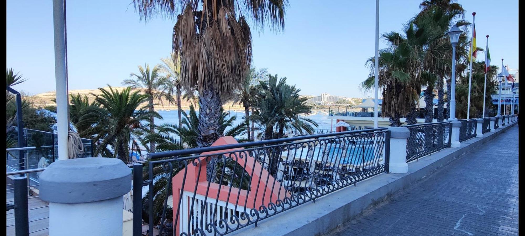 The Palm Court Apartment St. Paul's Bay Exterior photo
